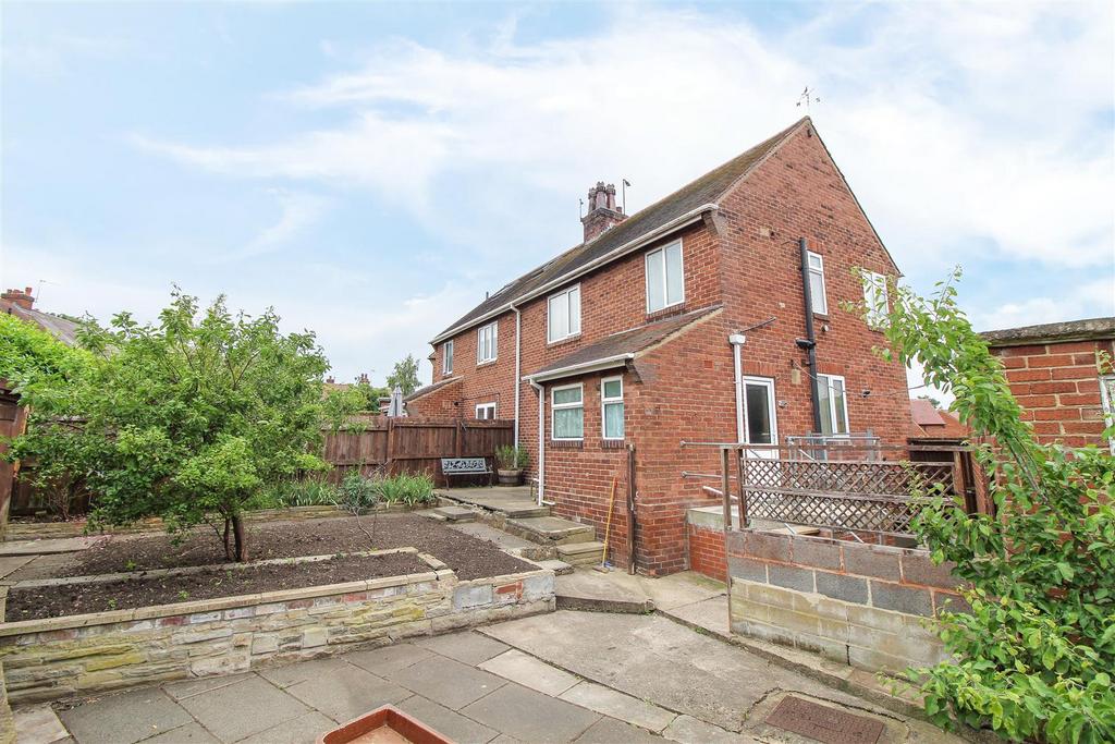 Gallows Hill, Ripon 3 bed semidetached house for sale £225,000