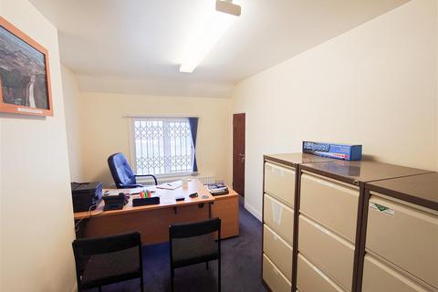 Office to rent, Beddow Way, Aylesford