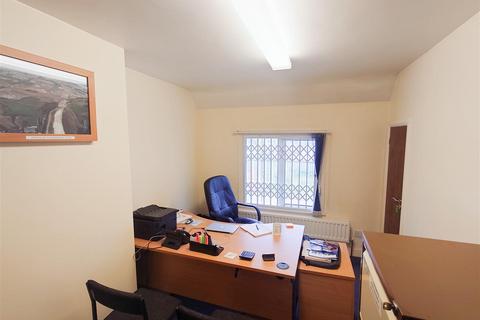 Office to rent, Beddow Way, Aylesford