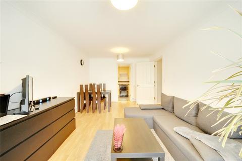 2 bedroom flat for sale, Cobham Close, Enfield, EN1