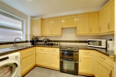 2 bedroom flat for sale, Cobham Close, Enfield, EN1