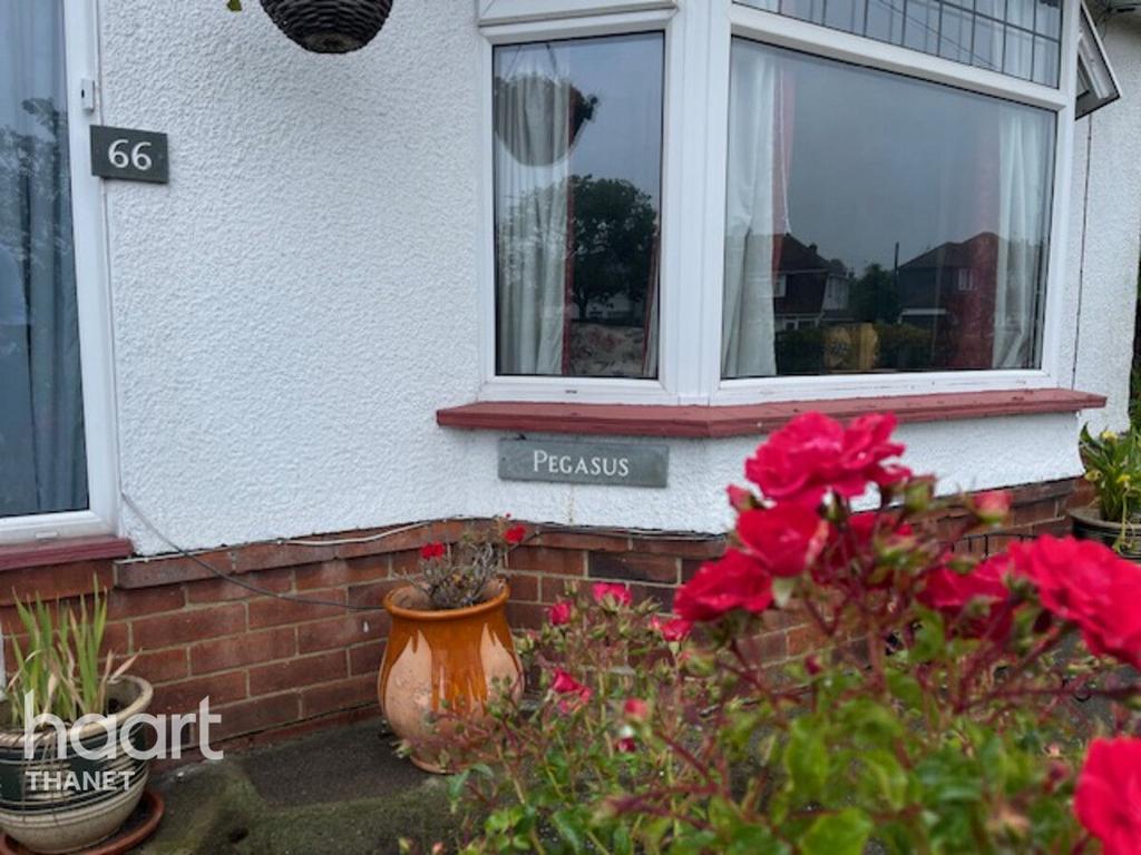 Dumpton Park Drive, Ramsgate 3 bed bungalow for sale £410,000