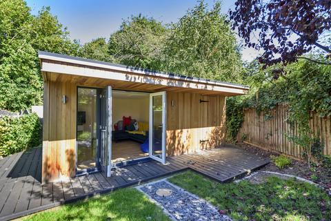 1 Ashburn Croft, Wetherby, LS22 5RE
