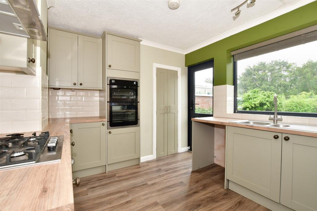 Balfour Road, Walmer, Deal, Kent 3 bed detached house for sale £475,000