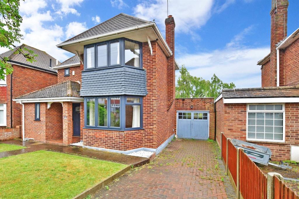 Balfour Road, Walmer, Deal, Kent 3 bed detached house for sale £475,000