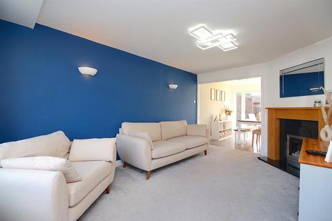8 Barry Drive, Syston, Leicester, LE7 1LX