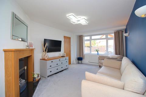8 Barry Drive, Syston, Leicester, LE7 1LX