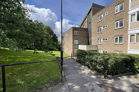 2 bedroom flat for sale, Hadrian Court  Garth Thirtythree, Killingworth, Newcastle upon Tyne, Tyne and Wear, NE12 6DF