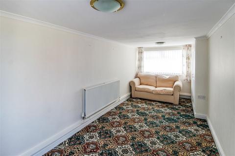 10 Eversley Close, Rhyl, LL18 4US