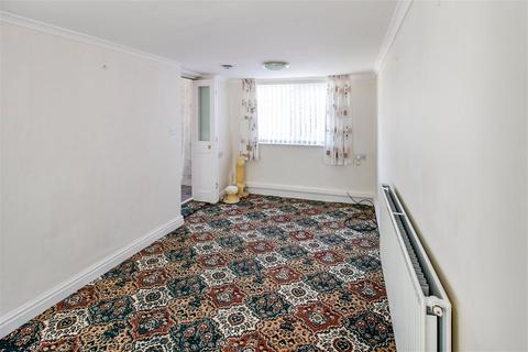 10 Eversley Close, Rhyl, LL18 4US