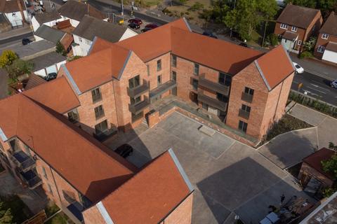 2 bedroom flat to rent, Chelmsford Road, Shenfield