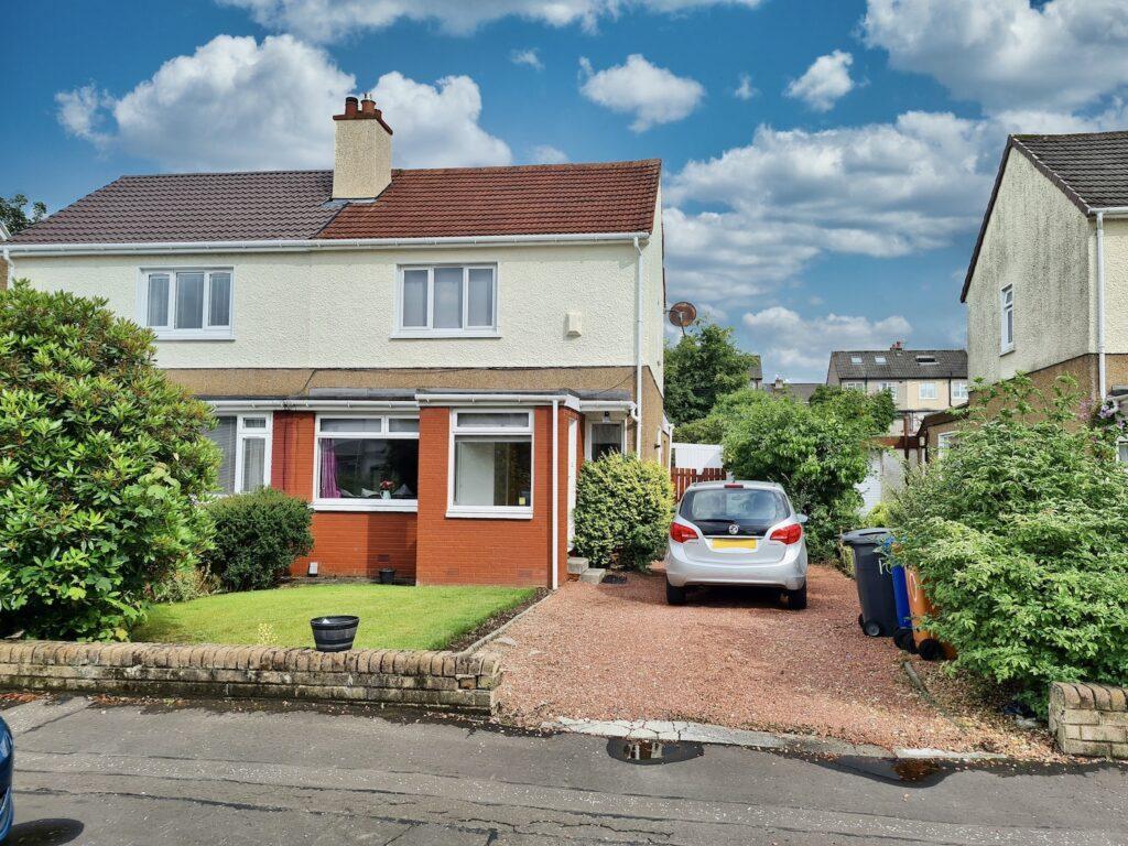 Park Crescent G64 2NS 2 bed semidetached house £205,000