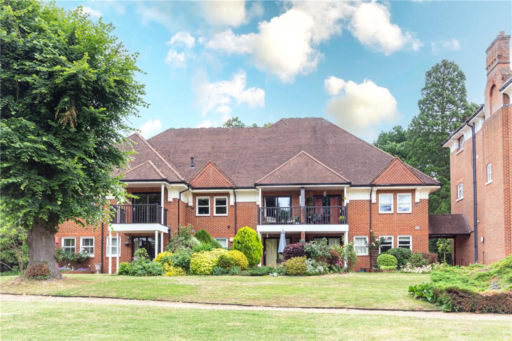 Birklands Park, St. Albans... 2 bed flat £475,000