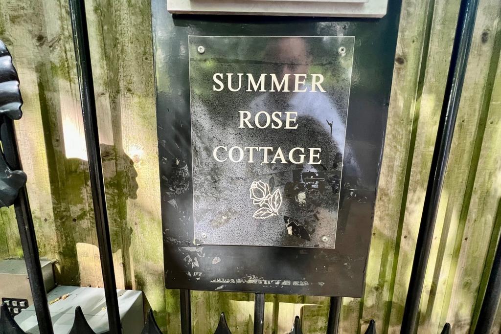 Summer Rose SIGN