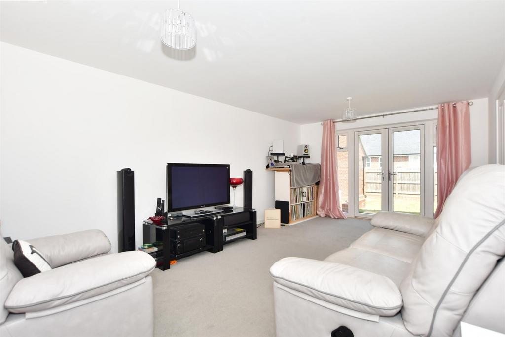 Pakenham Road, Waterlooville, Hampshire 4 bed detached house £500,000