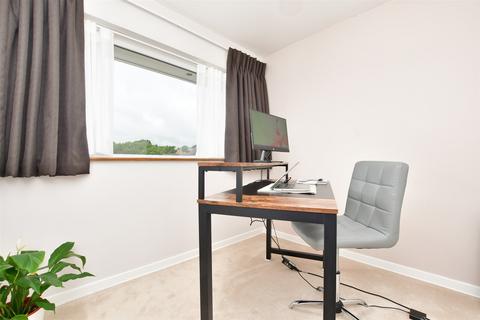 20 Buckhurst Close, Redhill, RH1 2AQ