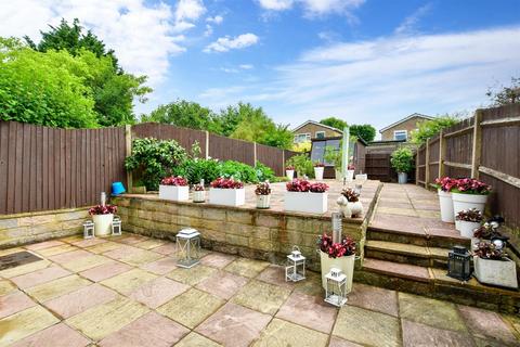 20 Buckhurst Close, Redhill, RH1 2AQ