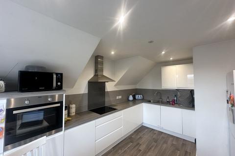 3 bedroom apartment to rent, Grimston Avenue, Folkestone, CT20