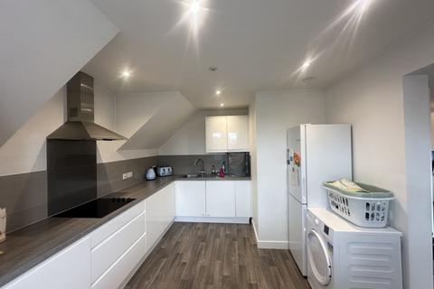 3 bedroom apartment to rent, Grimston Avenue, Folkestone, CT20