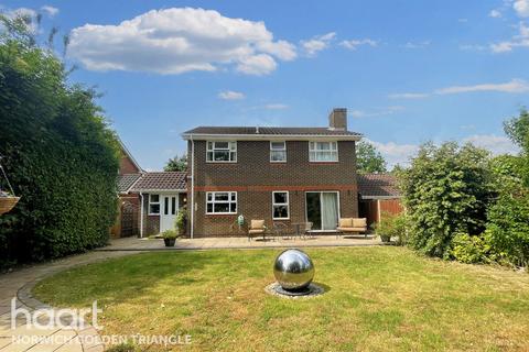 4 bedroom detached house for sale, Barnham Broom Road, Wymondham