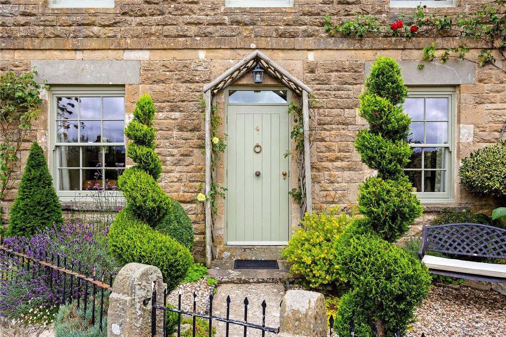 The Green, Coberley Village, Cheltenham, GL53 3 bed end of terrace