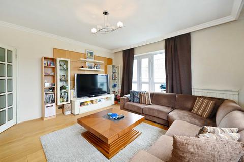 3 bedroom apartment to rent, Avenue Road, St John's Wood, London, NW8