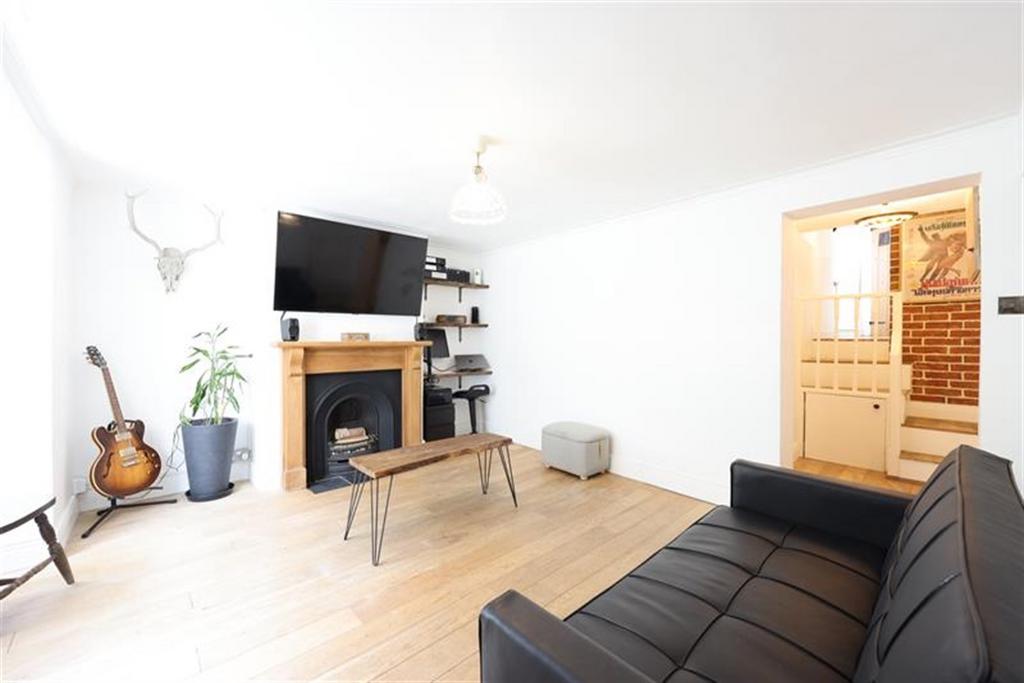 Pixley Street, E14 1 bed flat £1,650 pcm (£381 pw)