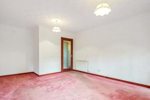 11 Silvan Place, Clarkston, Glasgow, G76 8HJ