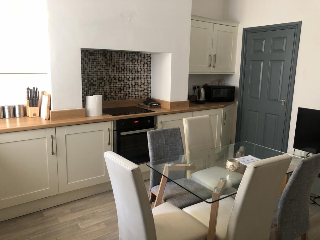 9 Charles Street, Room 2