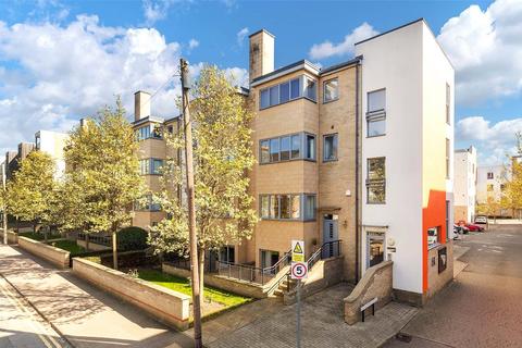 32 Fitzwilliam Road, Cambridge, CB2 8BN