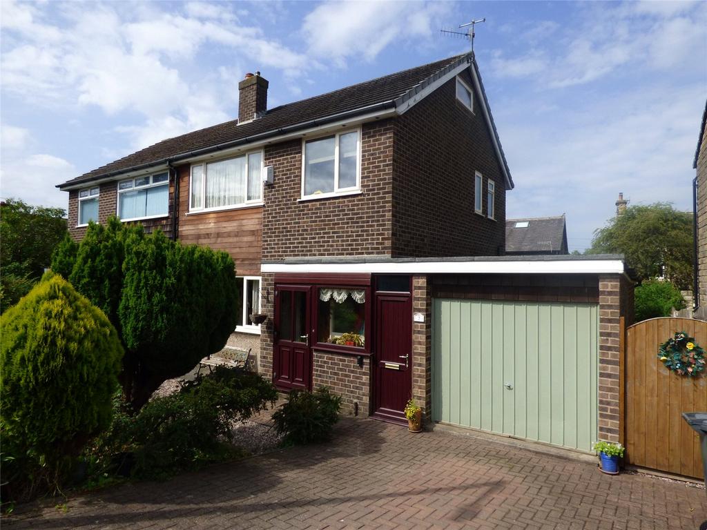 Castle Street, Hadfield, Glossop, Derbyshire, SK13 3 bed semidetached