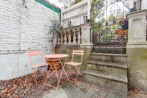 3 bedroom flat to rent, Barclay Road, London