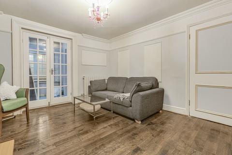 3 bedroom flat to rent, Barclay Road, London