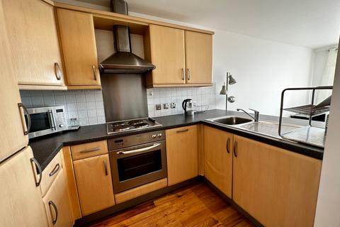 2 bedroom flat to rent, Whitehall Quay, Leeds, West Yorkshire, LS1