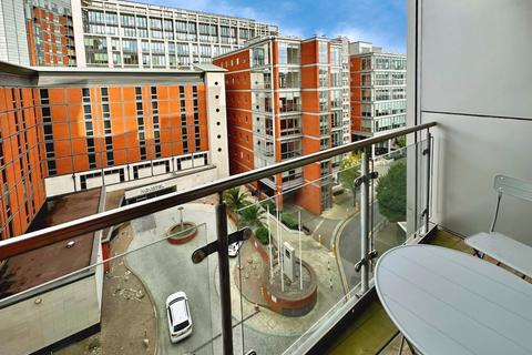 2 bedroom flat to rent, Whitehall Quay, Leeds, West Yorkshire, LS1