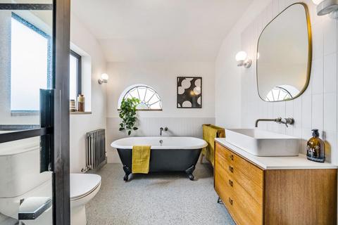33 Westland Drive, Bromley, BR2 7HE