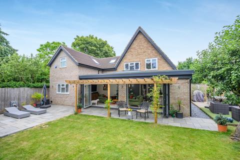 28 Ash Lane, Collingtree, Northampton, NN4 0ND