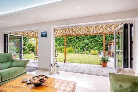 28 Ash Lane, Collingtree, Northampton, NN4 0ND