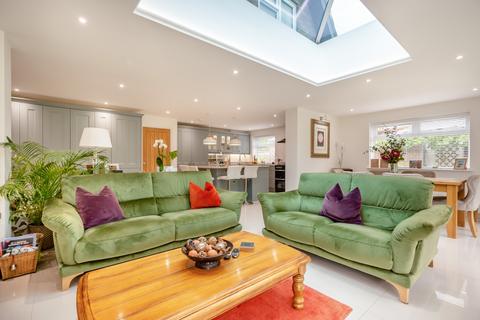 28 Ash Lane, Collingtree, Northampton, NN4 0ND