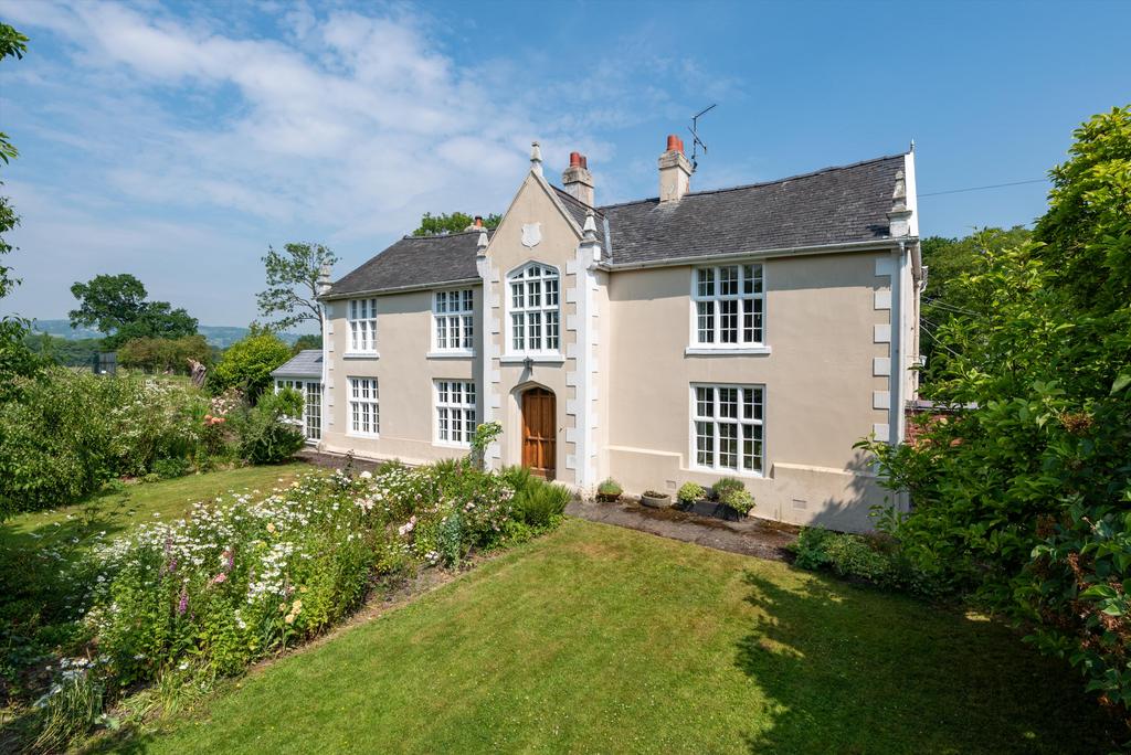 Gobowen, Oswestry, Shropshire, SY10 6 bed detached house for sale £