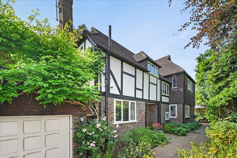 11 West Road, Kingston Upon Thames, KT2 7HA