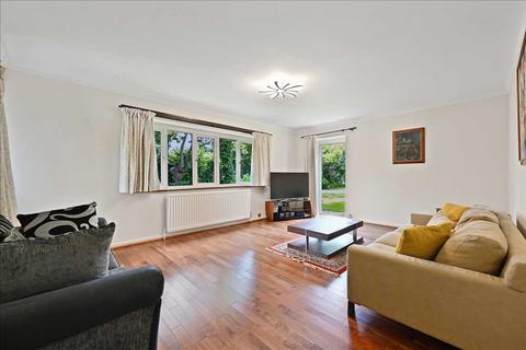 11 West Road, Kingston Upon Thames, KT2 7HA