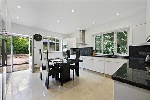 11 West Road, Kingston Upon Thames, KT2 7HA