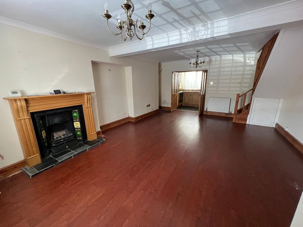 Ynyshir Road Porth Porth 2 bed terraced house for sale £85,950
