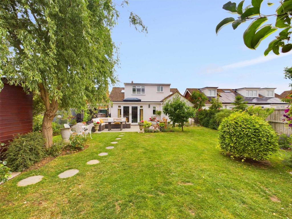 Sydenham Road, Chinnor OX39 4 bed detached house £750,000