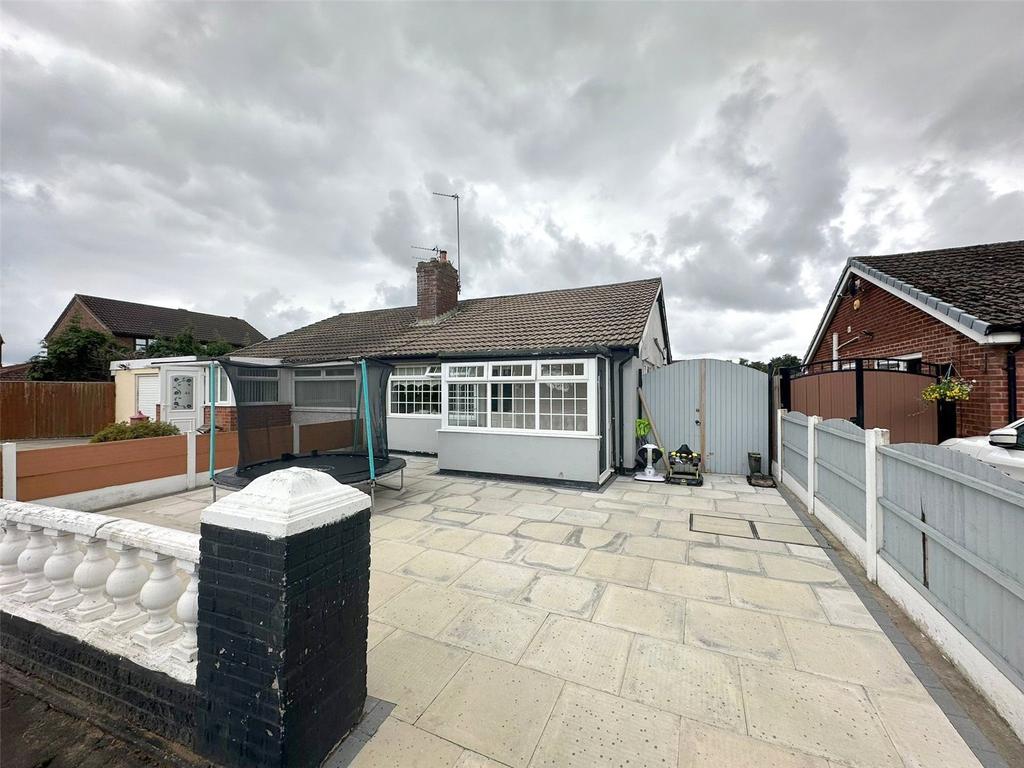 Lydiate Lane, Thornton, Liverpool, Merseyside, L23 3 bed bungalow for