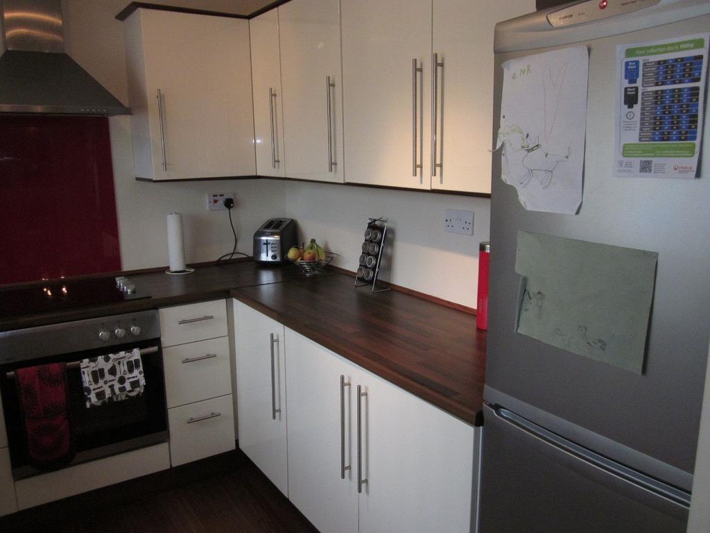 Apartment in Sheffield, South Yorkshire - View 4