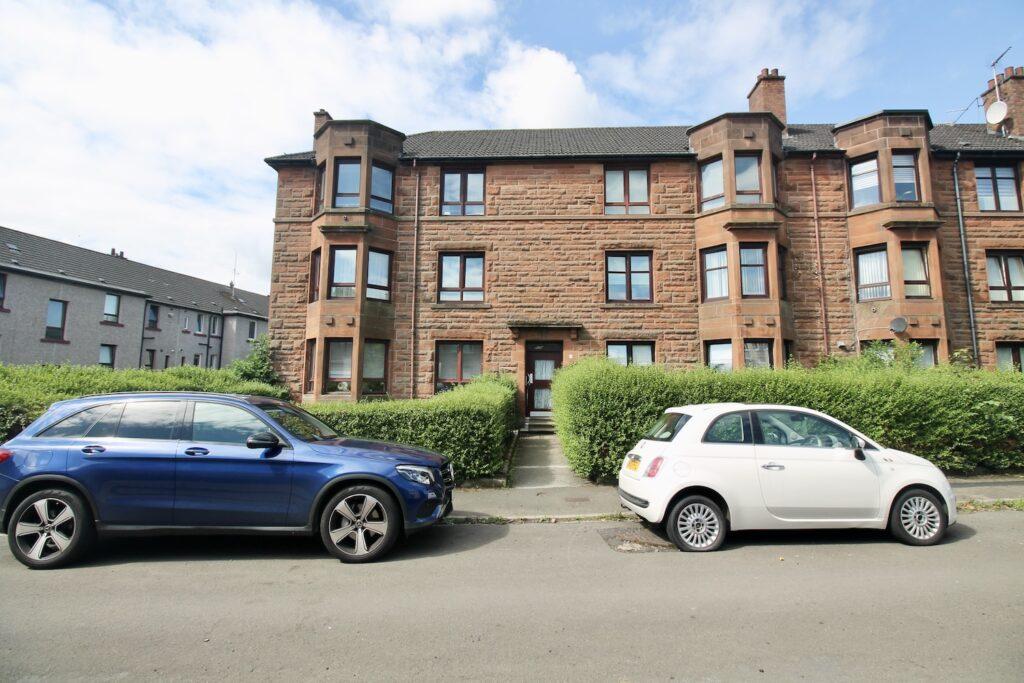 Girvan street Riddrie glasgow G33 2DP 2 bed flat - £129,995