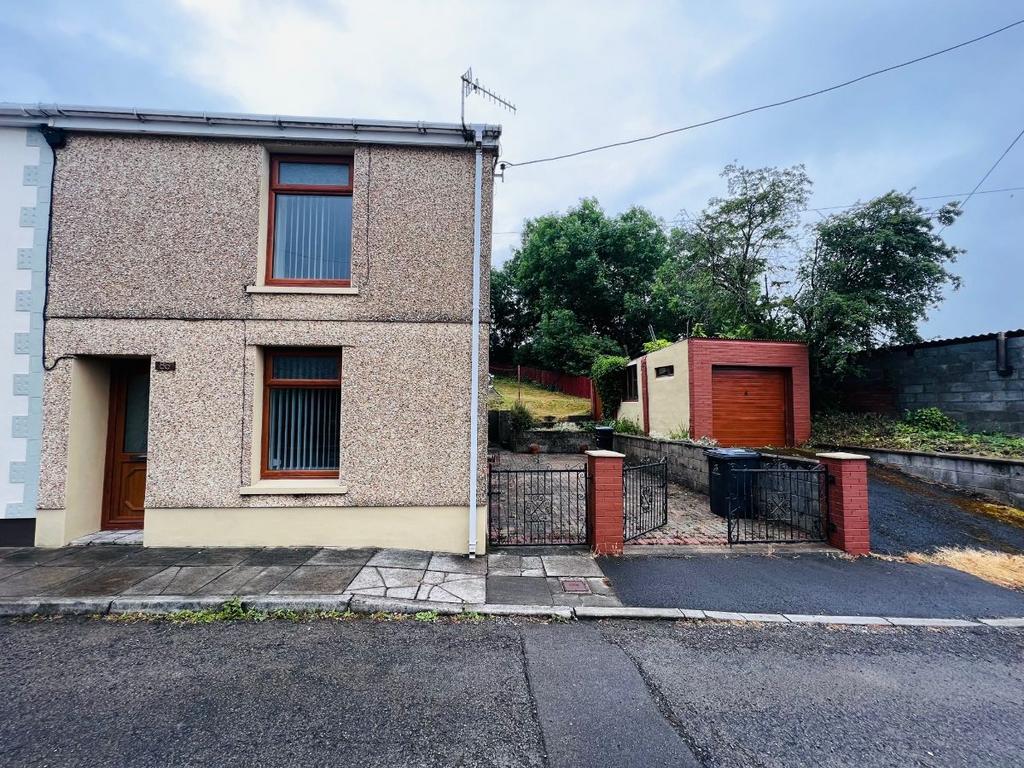 Scwrfa Road, Scwrfa, Tredegar 3 bed semidetached house for sale £159,950