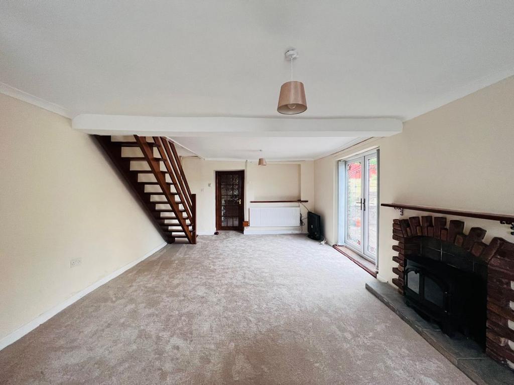 Scwrfa Road, Scwrfa, Tredegar 3 bed semidetached house for sale £159,950